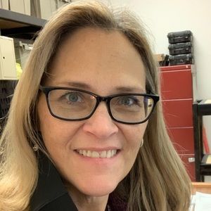 Meet your Posher, Lori